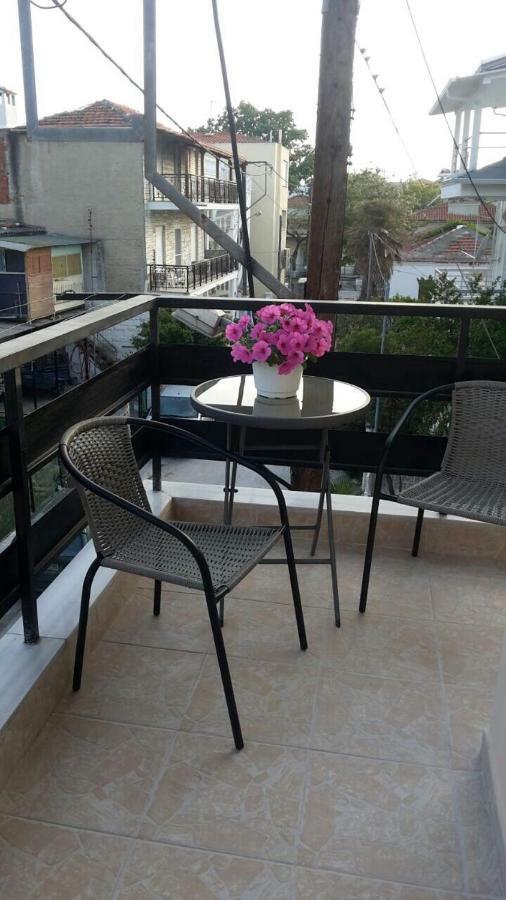 Apartment By The Beach Neo Epivates Exterior photo